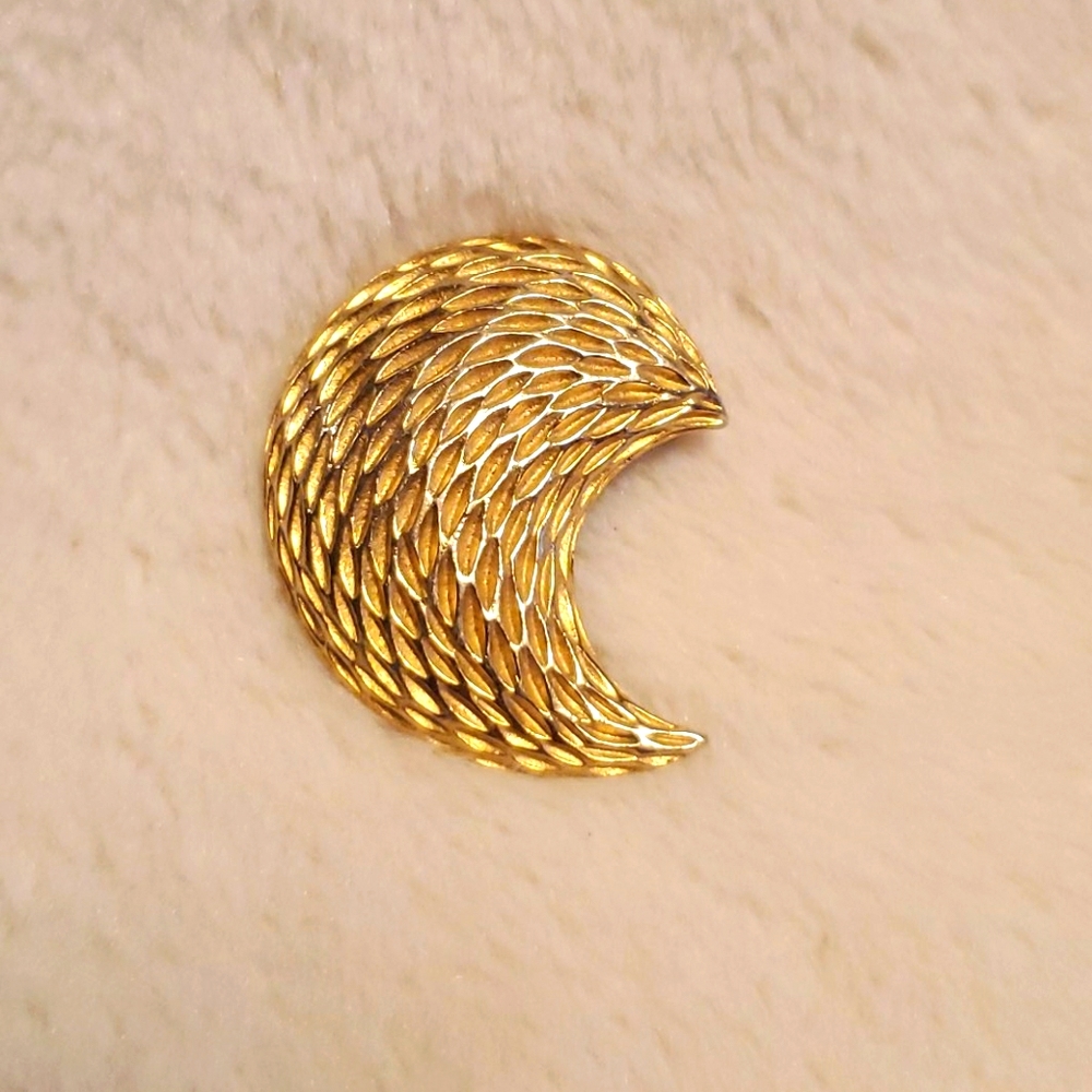 Vintage Gold Tone Brooch